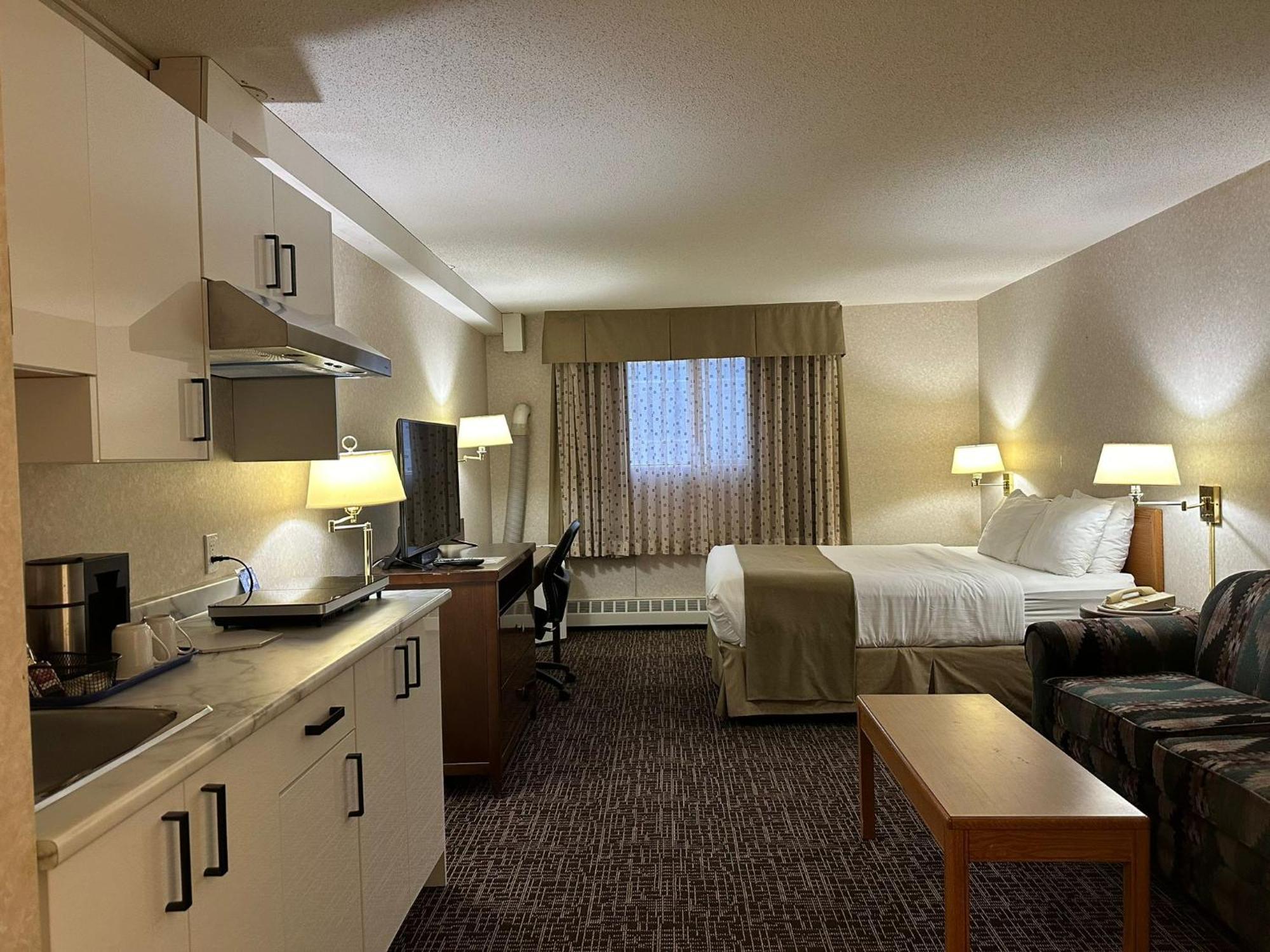 Coast Fort St John Hotel Fort St. John エクステリア 写真